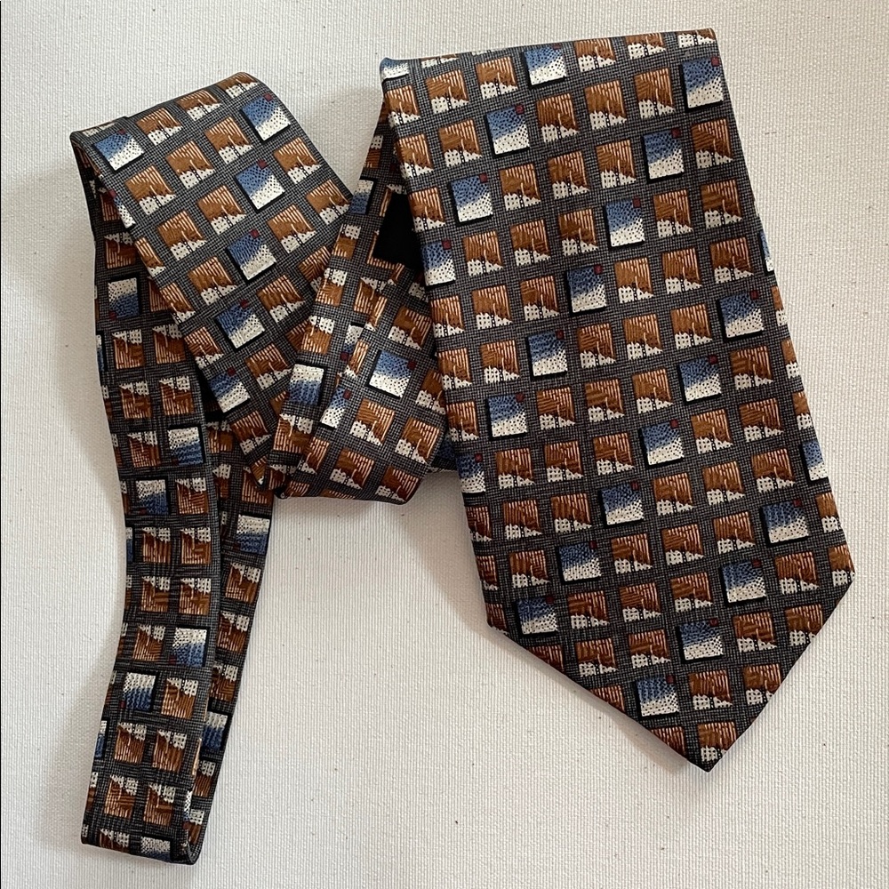 ⭐️NWT BILL BLASS Silk Geometric Pattern Brown, Blue & White Tie Office Preppy